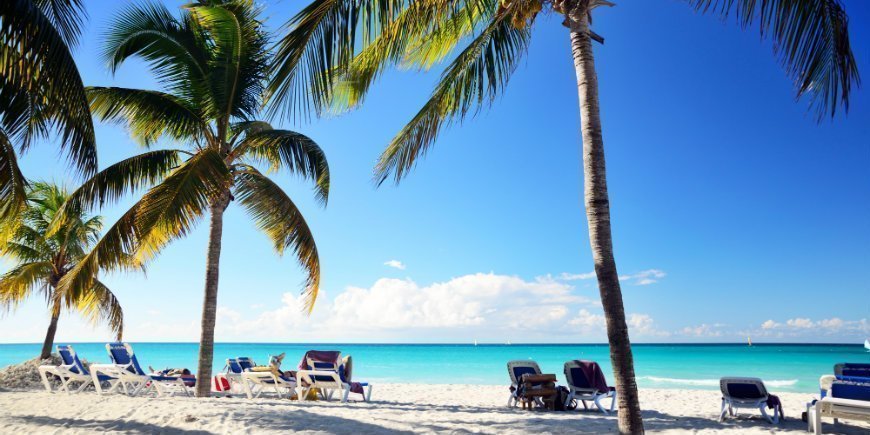 Prachtig zandstrand in cuba