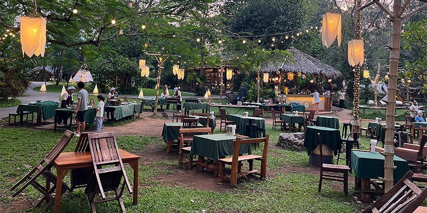 Mooi gebied waar we onder lantaarns aten